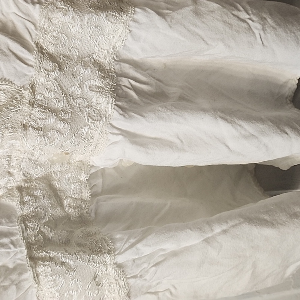Elegant White Lace Trim Blouse By Almost Famous - Picture 3 of 6